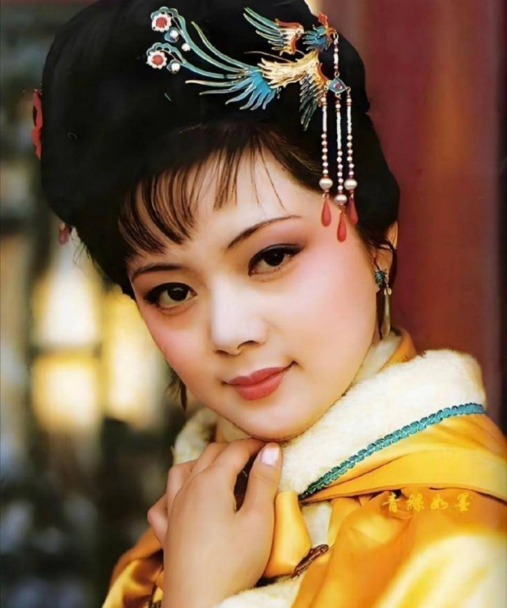 薛宝钗张莉现状曝光，豪宅身家过亿，少女颜值至今不婚不育