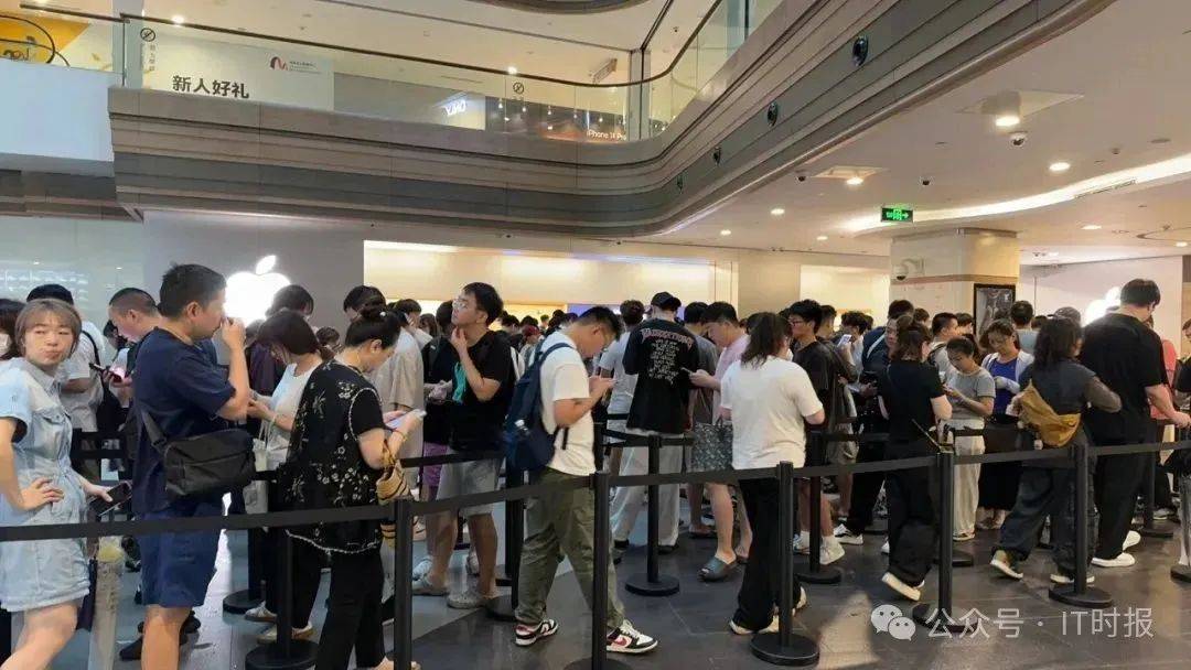 AI入华受阻，营收连跌7个季度， 十年后苹果将无足轻重？