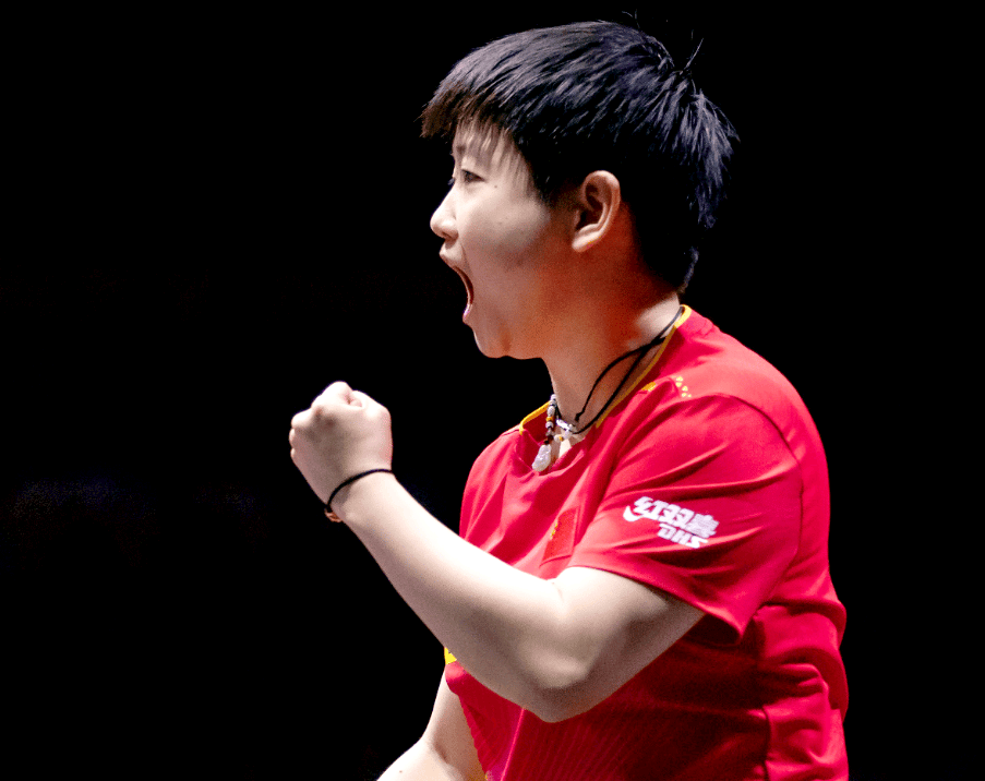 原创             多哈世乒赛：孙颖莎打疯了！4-0横扫伊藤美诚，国乒提前包揽女单冠、亚军
