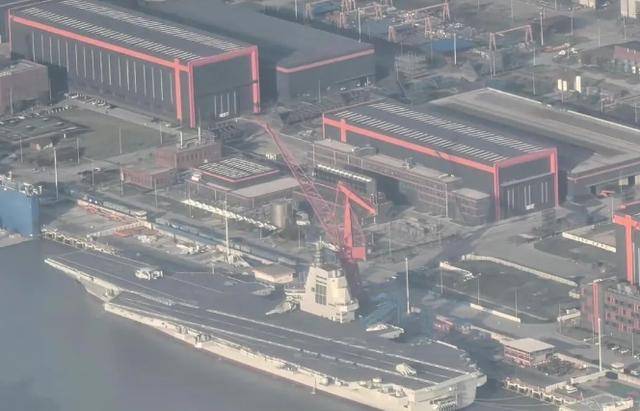 官方强烈暗示，福建舰传好消息，专家透露两个字，美方发现不寻常