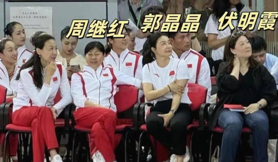 原创伏明霞郭晶晶同嫁香港豪门，如今郭仍气质貌美伏却胖若两人？