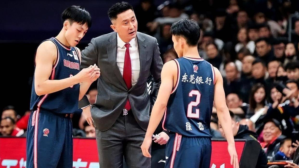 原创             广东休赛期有三把火，将破格提拔两大新王牌，杜锋徐杰摊牌