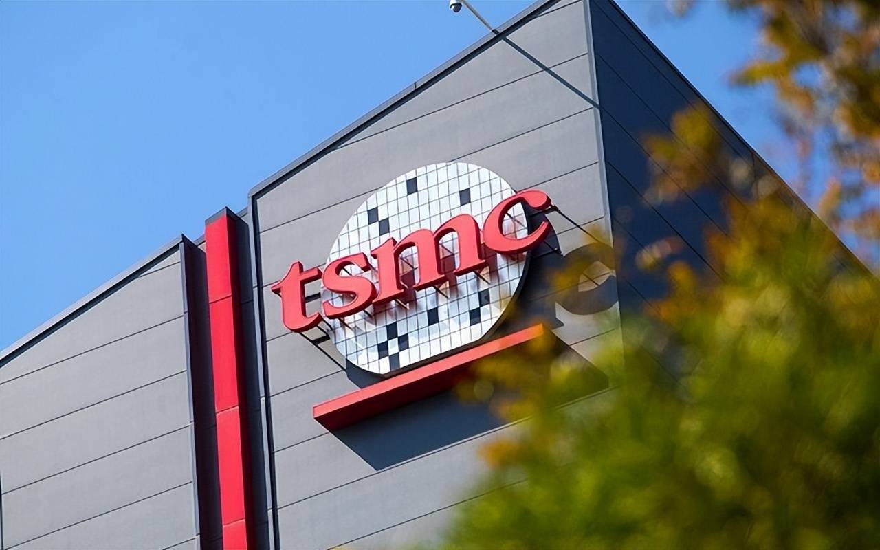 原创             拥有标准话语权，台积电继续舍弃2纳米光刻机，ASML哭晕在厕所
