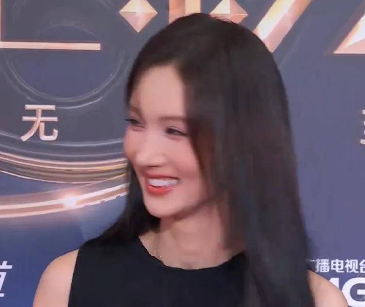电影之夜红毯生图来了！章子怡一脸富态钟楚曦太瘦金晨又变样2025/6/16明星图片  第9张