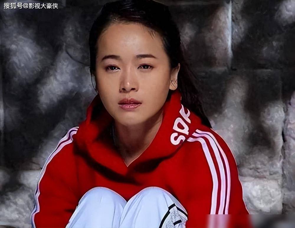 左小青：初代纯欲女神，40岁靠好身材上热搜，如今新剧搭档刘浩存