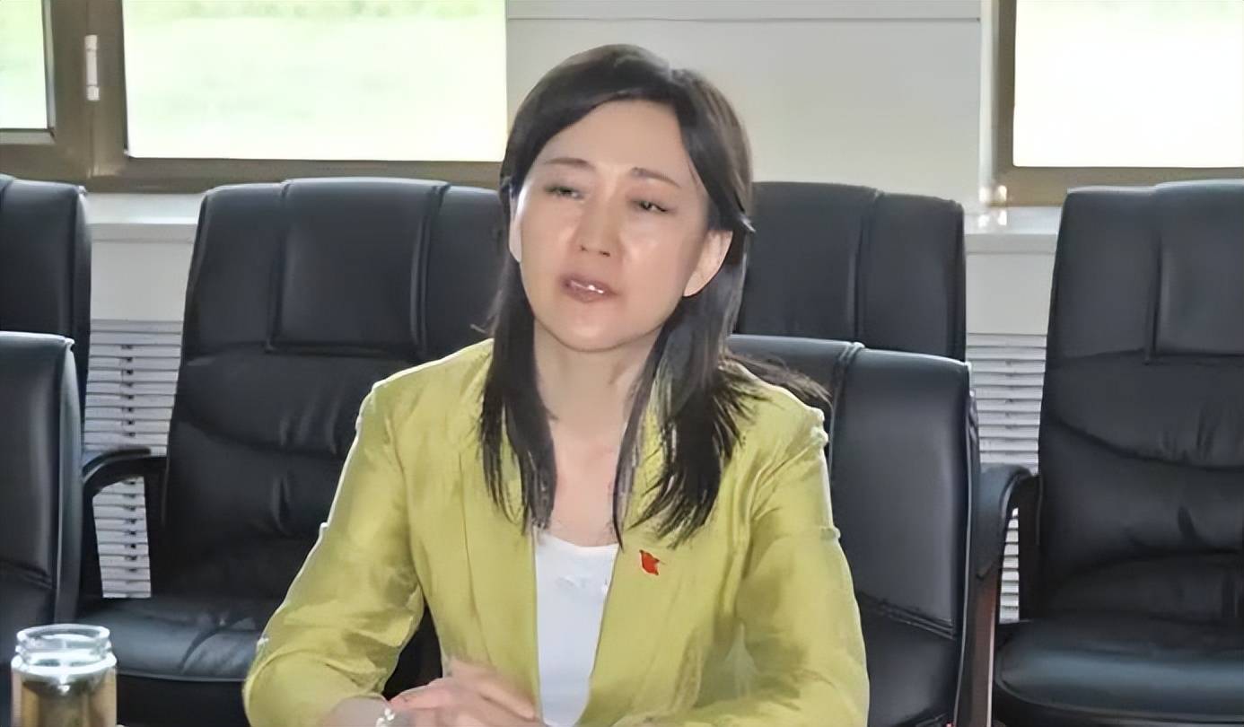 女市长许爱莲，敛财5亿加拿大20套房产，后台关系通天