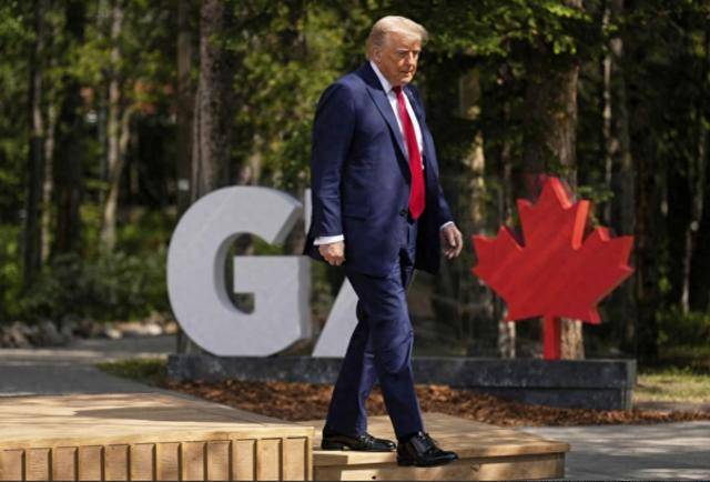 美航母开火之前，还得做一件事！特朗普下令，“清场”德黑兰
