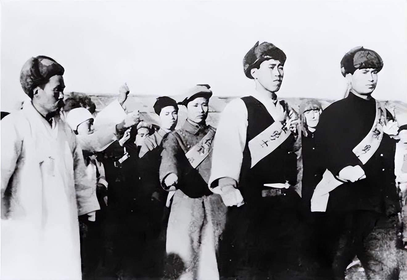 朝鲜名将方虎山,不听劝将3000日俘踹下冰河,他说:我愿背上骂名