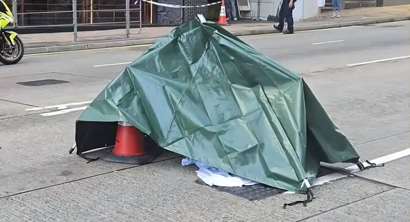 88岁香港导演唐佳坠楼身亡！现场惨烈身首异处，初判因妻病重自杀