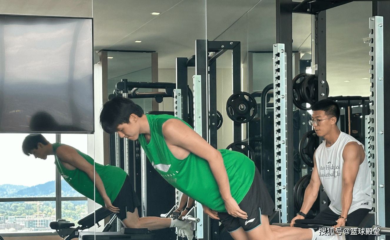 原创             杨瀚森报到仍保持自律！坚持力量训练，下周跟队备战夏季联赛！