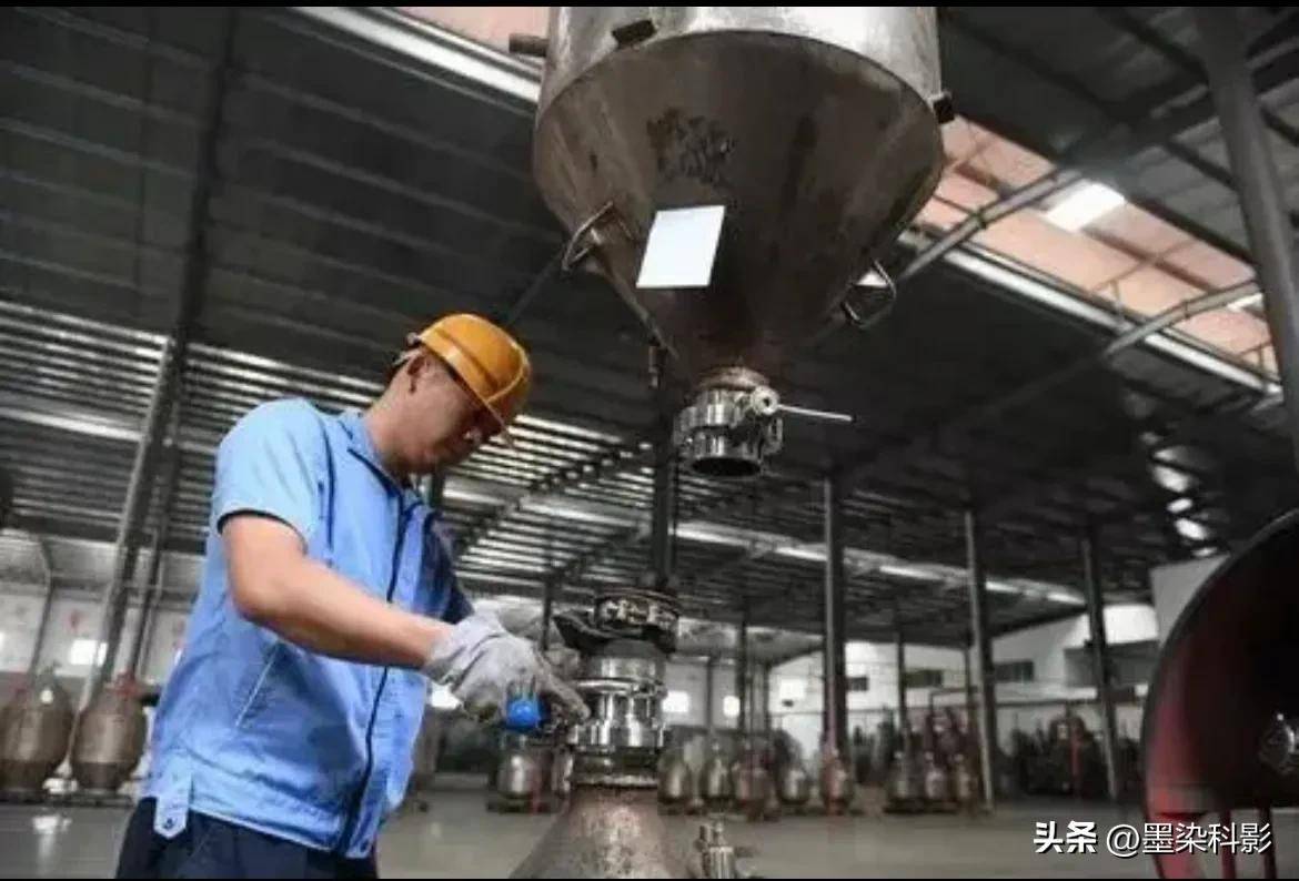 原创             稀土专家离职引发关注：技术优势保卫战如何打响？