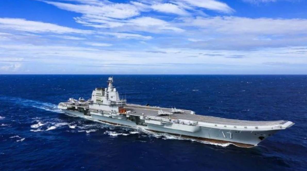 英航母闯入南海叫阵，山东舰正面“应战”，敢造次大可以试试看