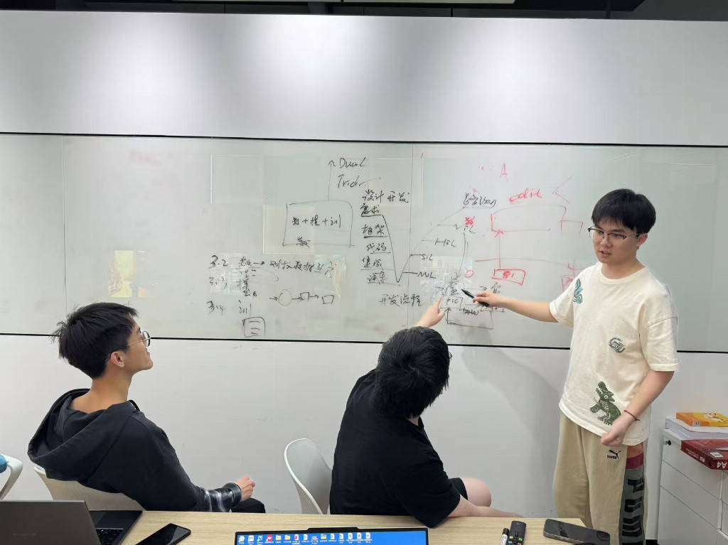 自动驾驶智能安全的守卫者 ——北航学生团队打造测试平台，主动发现AI漏洞