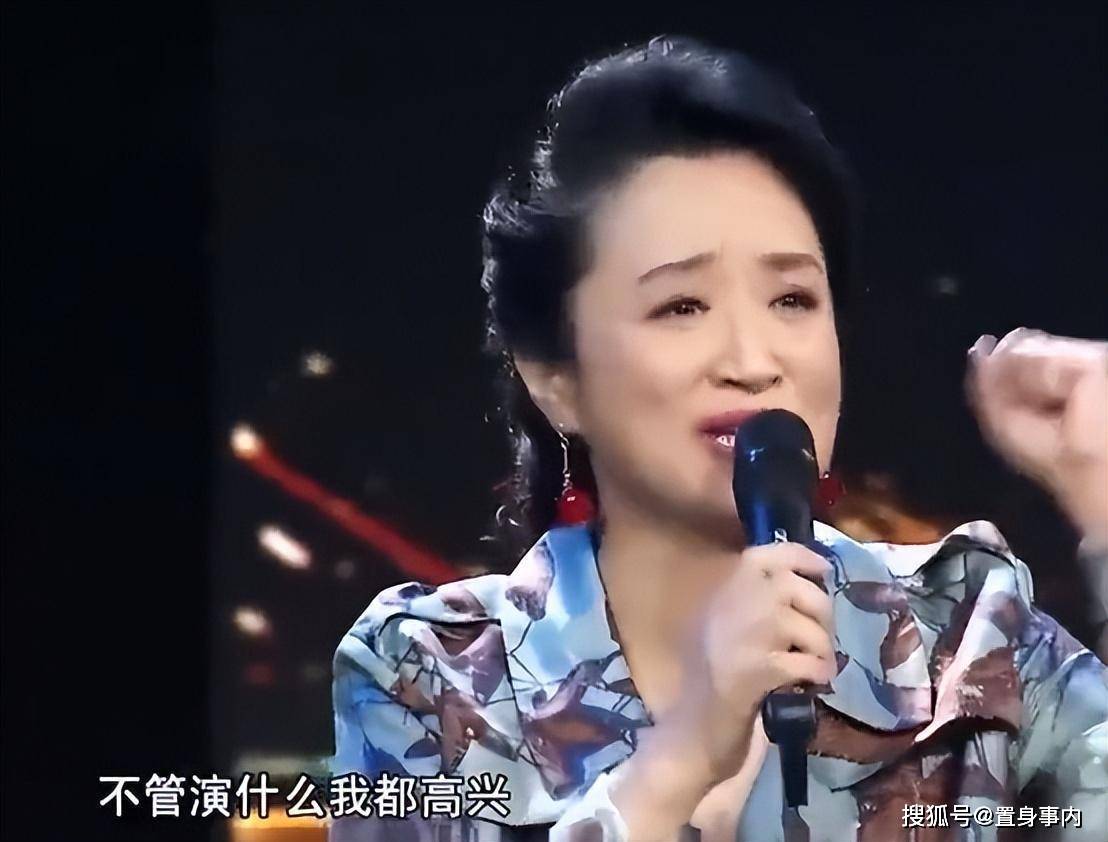 丈夫欠债别墅遭拍卖，靠2500退休金过活，无儿女的杨昆咋样了？