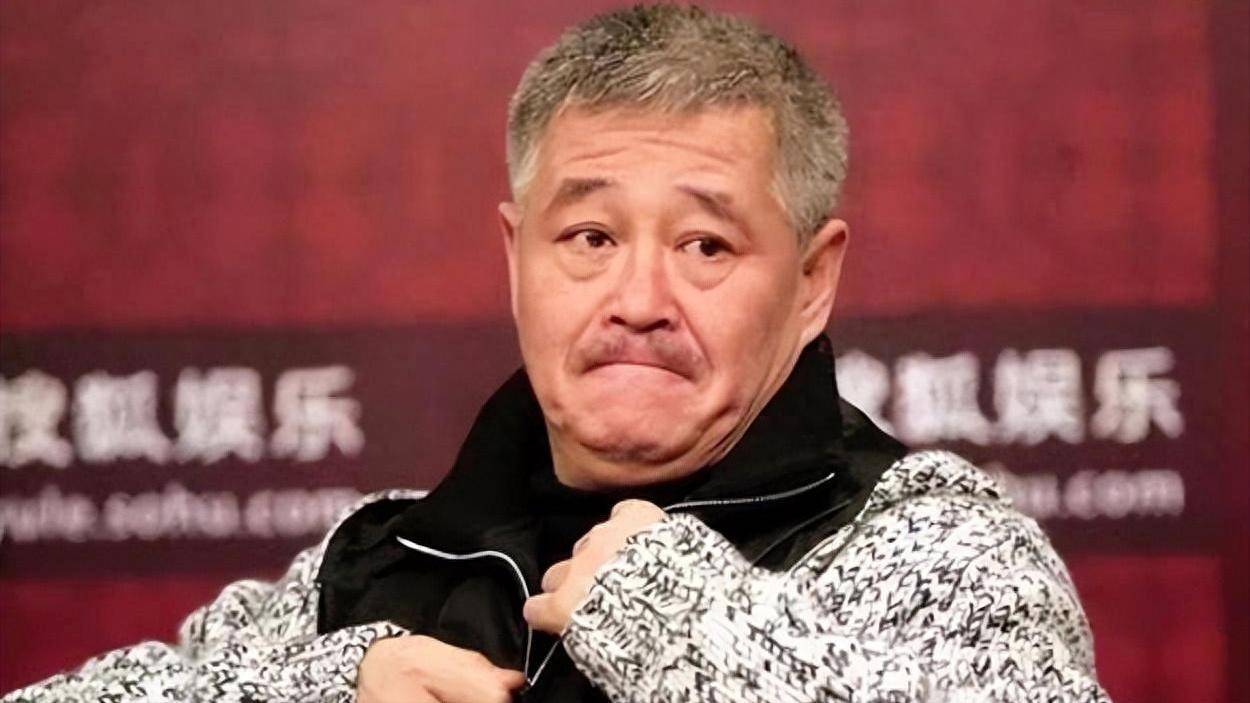 赵本山抢救无效去世，灵堂遗照曝光，网友痛批：有些人就是该死