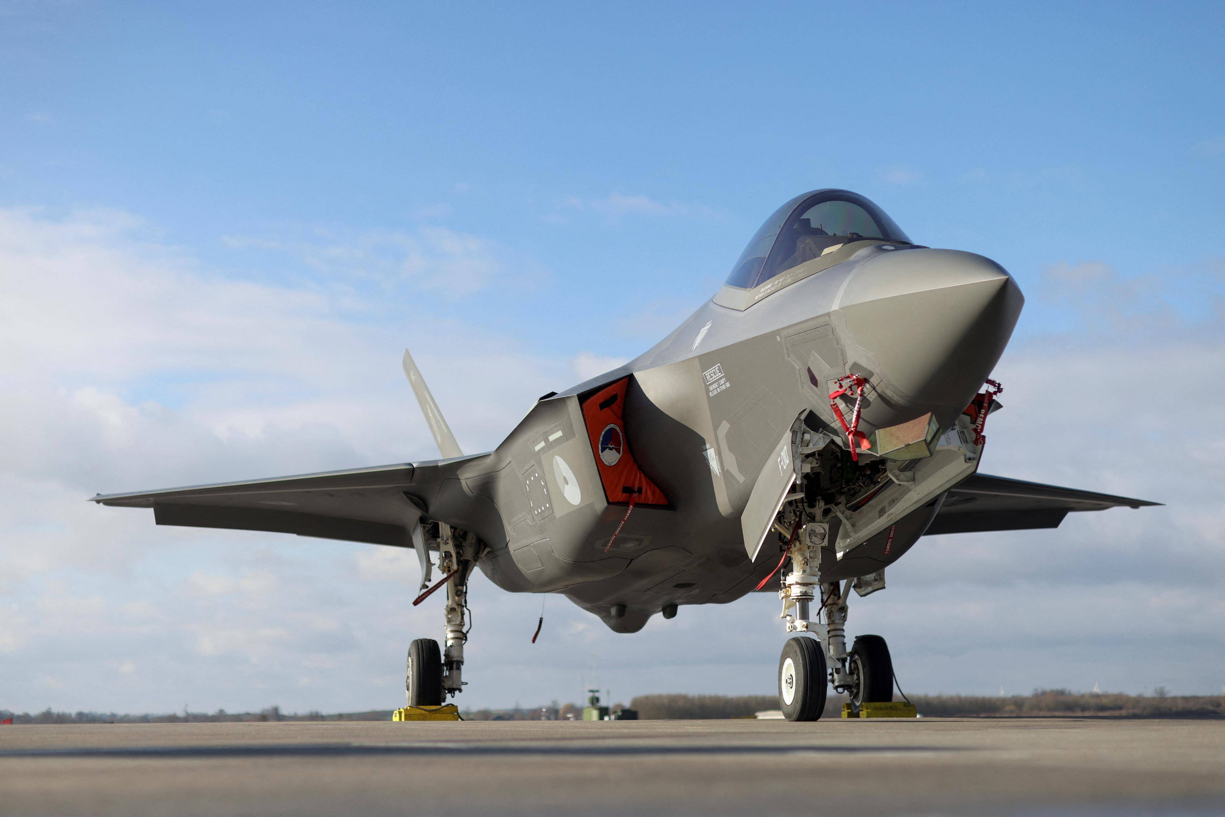 泰国战机急转舵！F-35订单顶替中国货，东南亚兄弟捅刀白宫笑纳