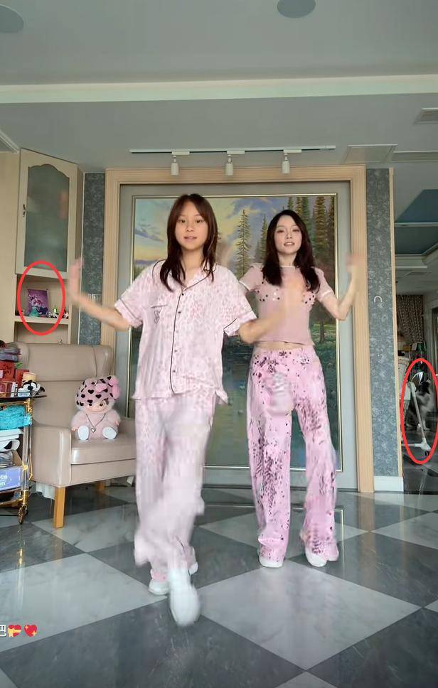 李小璐被曝二胎生子，与贾乃亮早成过去式，甜馨成负面消息接盘侠