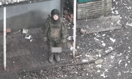网上热议！史上首次人类士兵向机器人投降？那我这些案例是啥？