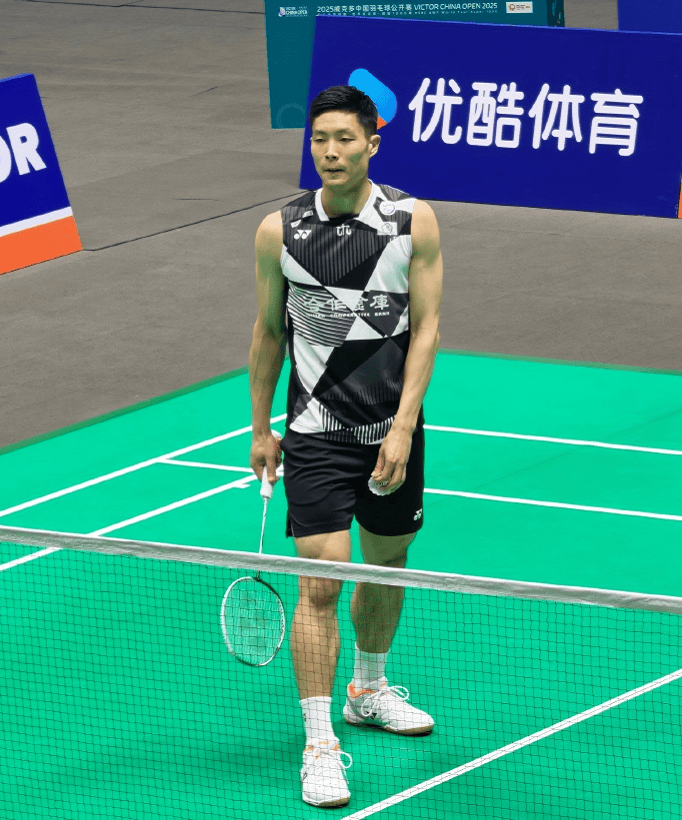 原创             世界第6吞苦涩七连败！石宇奇2-0周天成，静待王正行大战安东森
