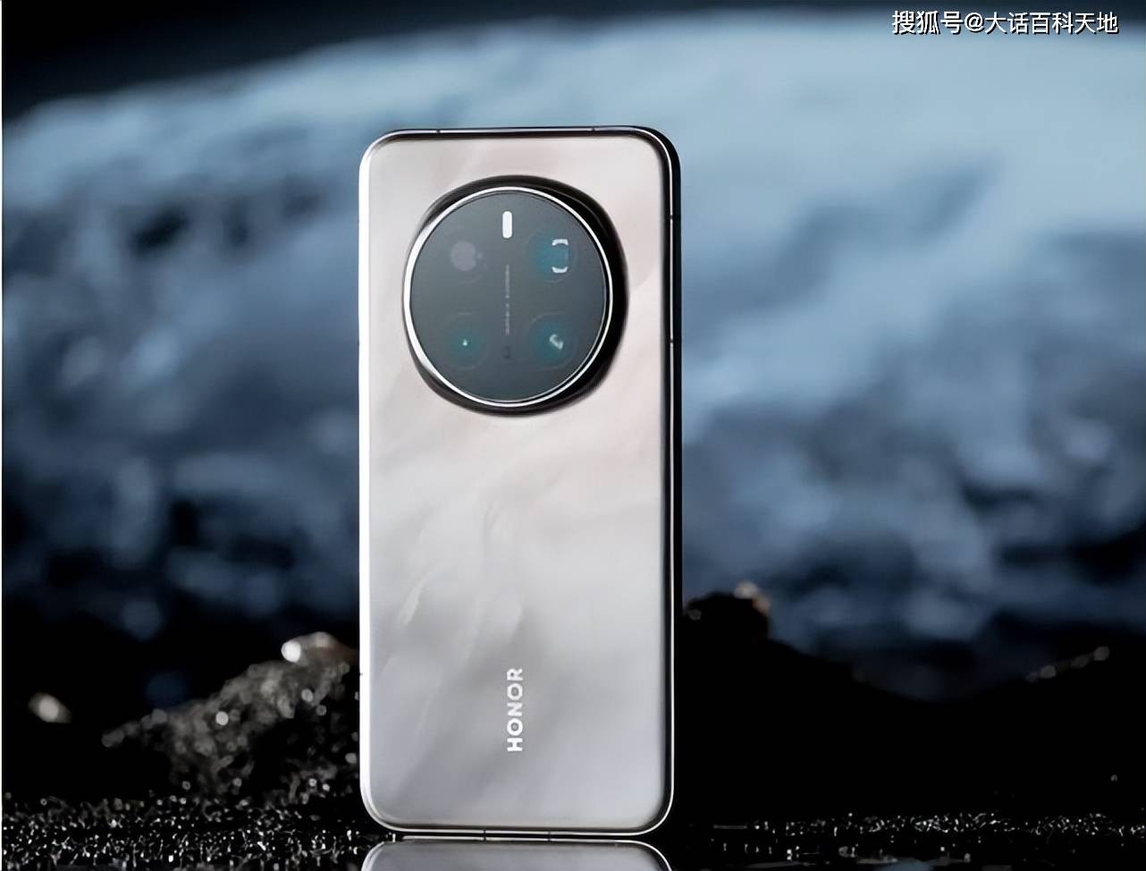 原创             荣耀Magic7Pro，16GB+512GB版，国补后4698元！