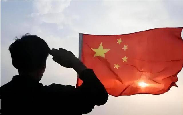 17国兵力瞄准台海，英防长发开战威胁，坦克深夜抵台，解放军已布防