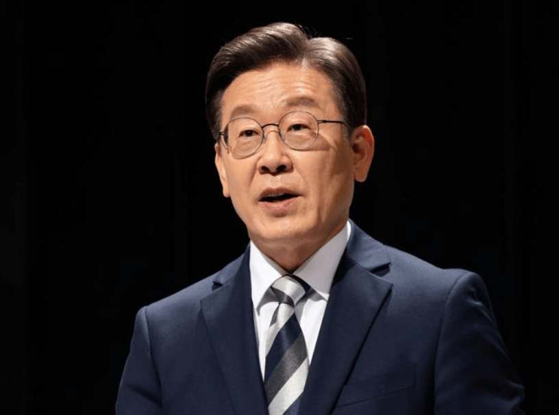 一觉醒来！李在明对美举白旗，全球经济前十国家中，仅剩4国还在抵抗