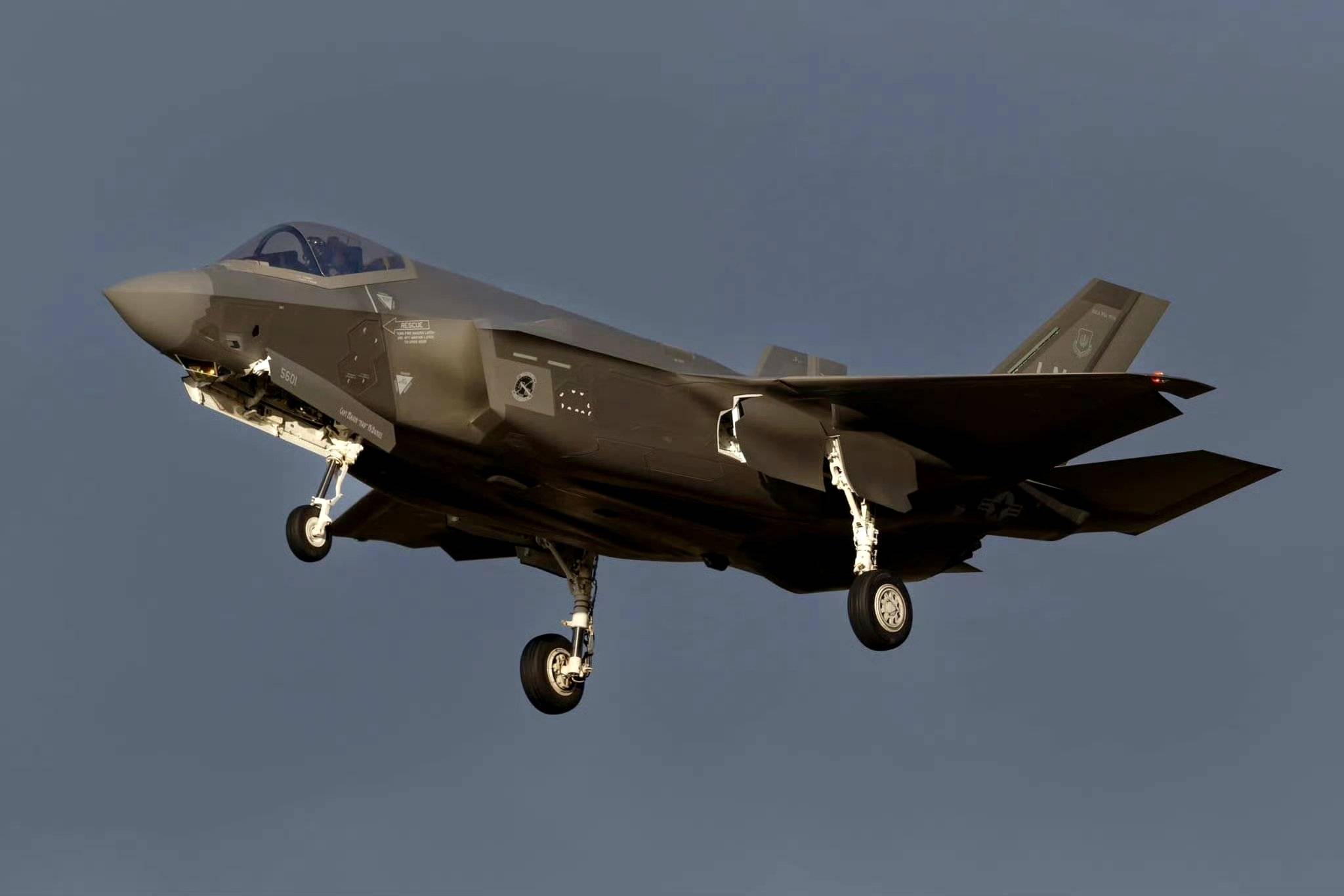 印度拒购F-35引爆军购地震！苏-57低价转让暗藏玄机？