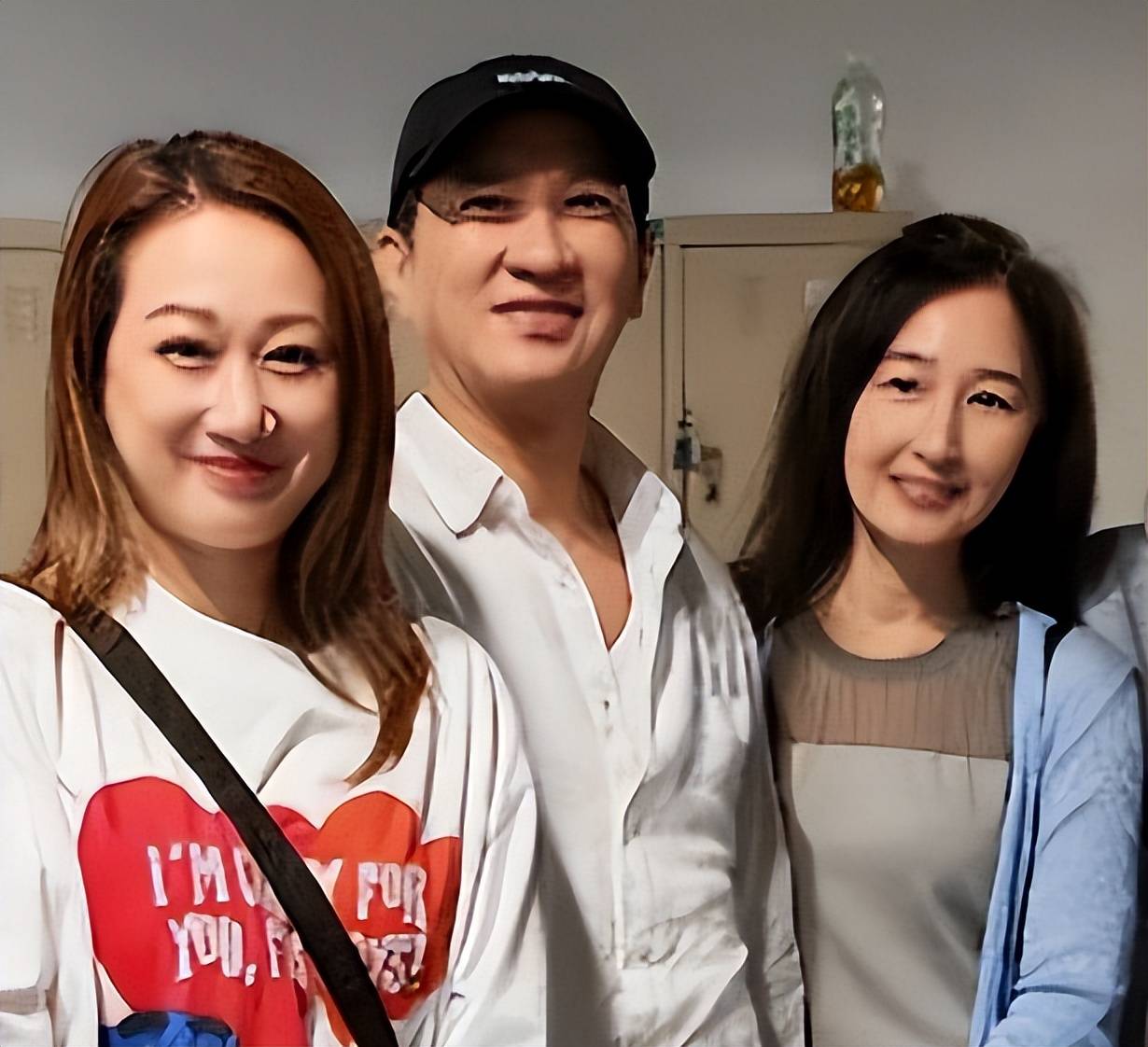 张家辉带妻子关咏荷看演唱会，同样的年纪关咏荷却呈现断崖式衰老