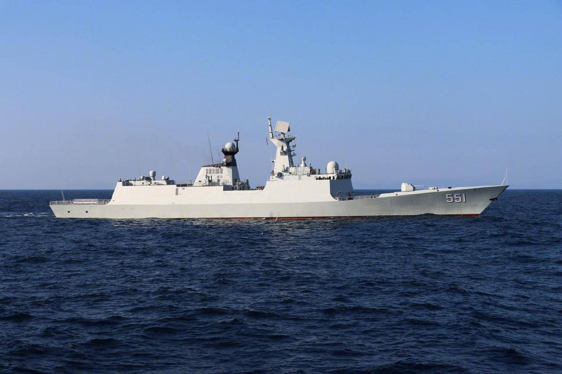 中国海军两度开火捍卫主权，日媒惊呼“水柱冲天”却不敢还手！