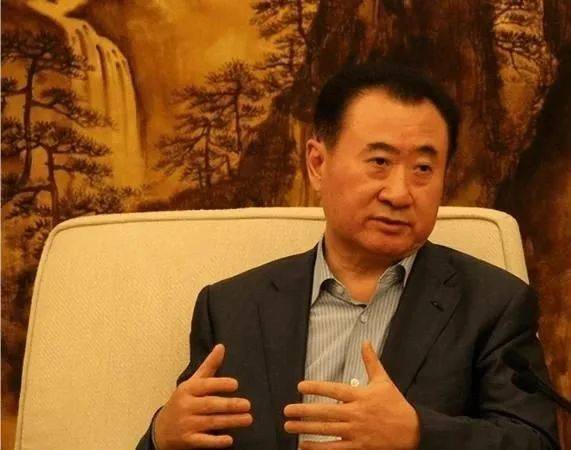 王健林又迎噩耗，刚还完6000亿，又迎24亿强执，万达还能撑多久？
