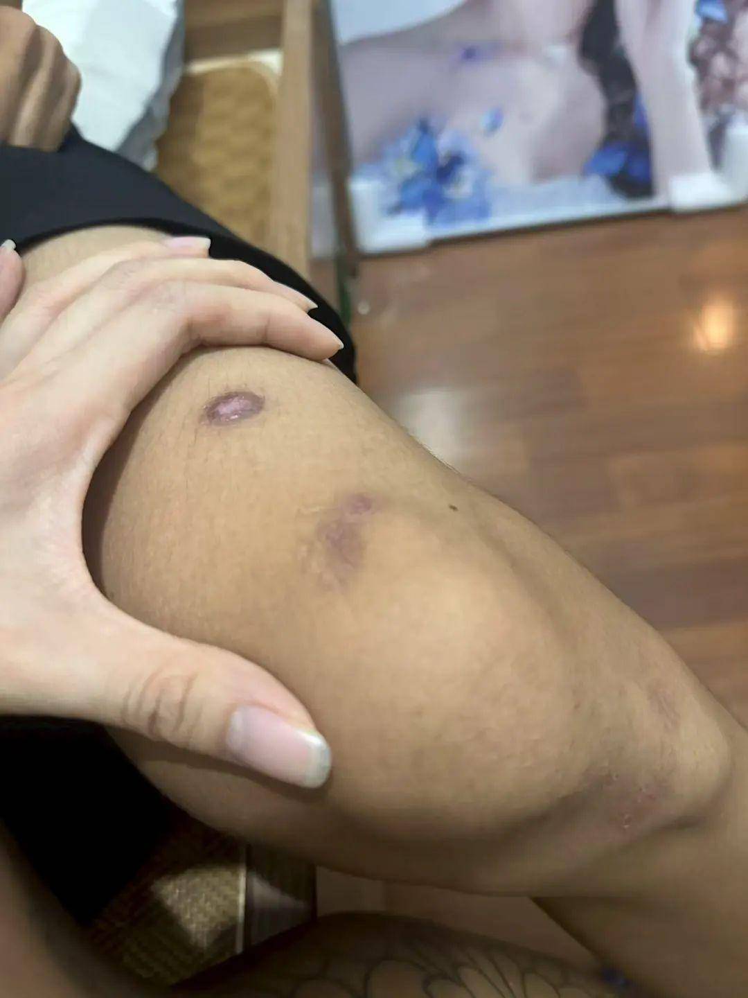 女友10万元卖掉男友，还给自己安排10天旅游，小伙姐姐：弟弟恋爱脑