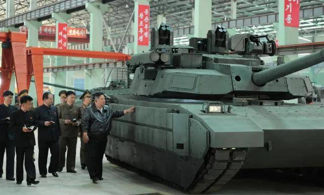 中国邻国被曝增兵，派出6000人、100辆装甲车，帮普京解决心头大患