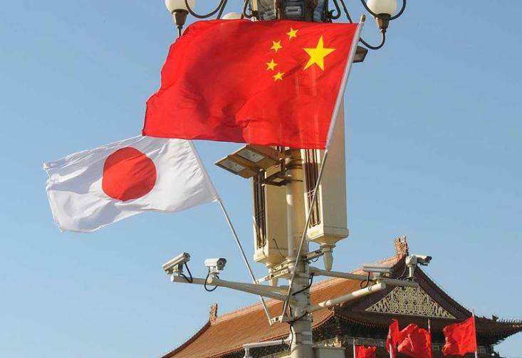 中俄联合舰队逼近日本家门口，石破茂临时改口，打破一个历史惯例