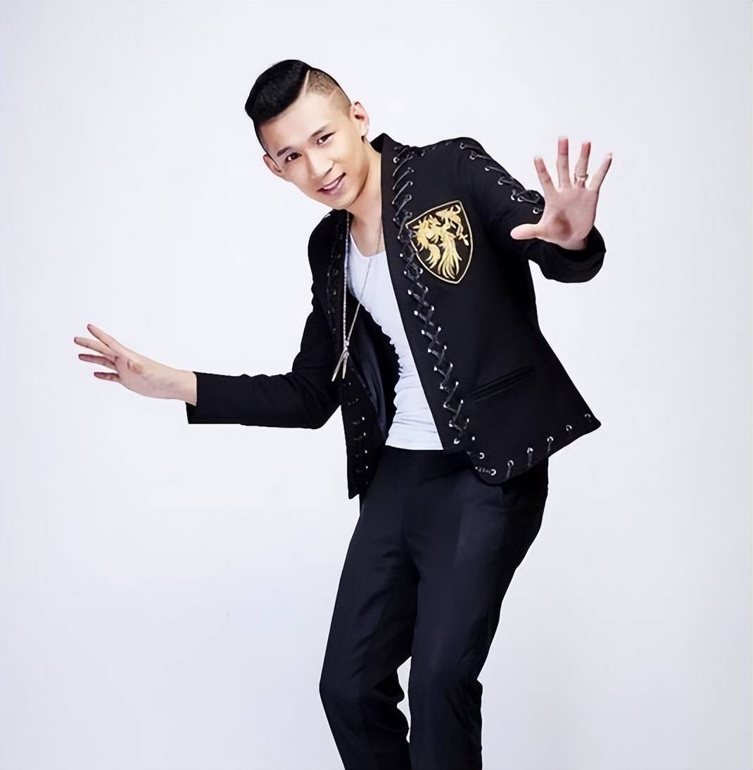 喊麦王1小时收入过万，曾被成功人士接走女友，隐隐有复出迹象