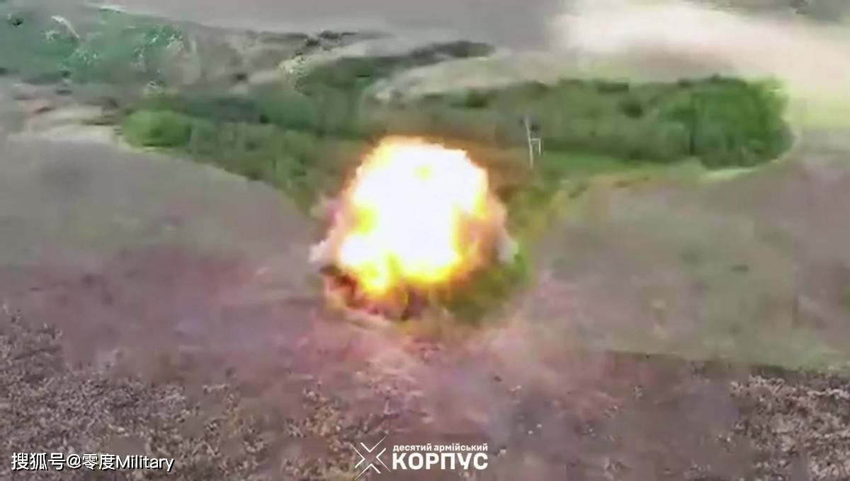 炮仗厂开工了？乌军摧毁哈尔科夫地区俄罗斯弹药库，引发巨大爆炸