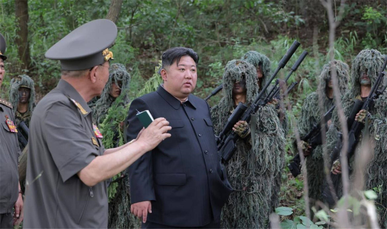 宅男金正恩要参加北京阅兵，中方5大“兄弟”齐聚北京，日本懵了
