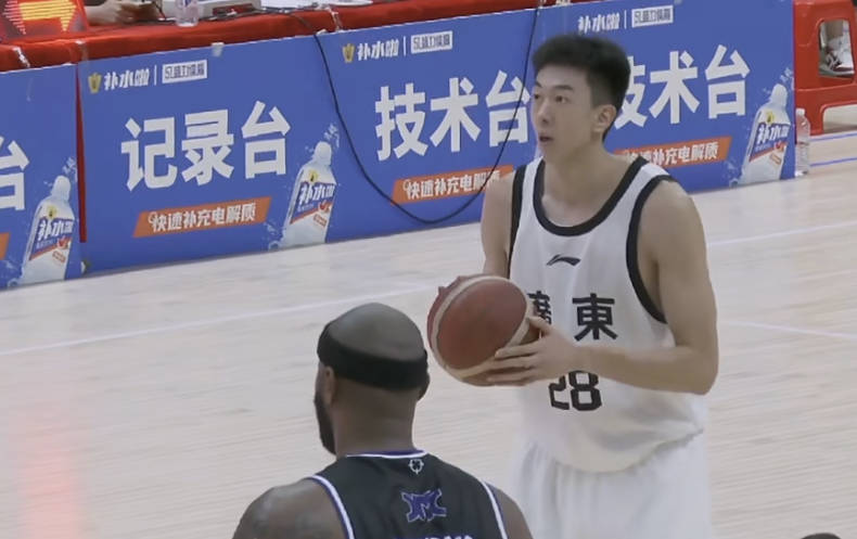 原创             还能打！广东队被曝将留下男篮顶级内线，力保杜锋冲击总冠军！