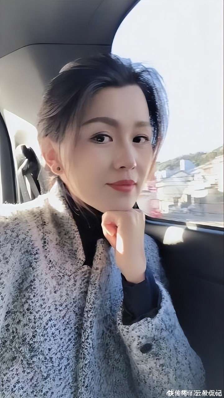 她才是顶级白富美！23岁继承10亿资产，现在掌管8700亿金融帝国
