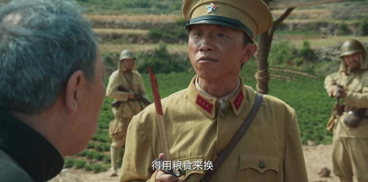 “封腻味”宋家腾大火，戏外老婆肤白貌美颜值高，儿女双全太幸福
