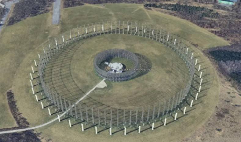25公里外就是波兰边境，俄罗斯建了一座巨型天线，让北约如鲠在喉