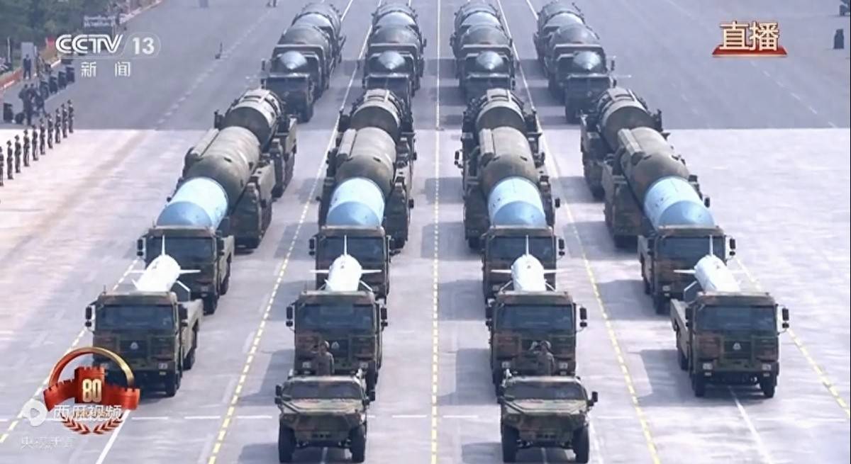 惊雷1型空射导弹震撼登场！射程突破6000公里，可直指美国本土，引发世界关注
