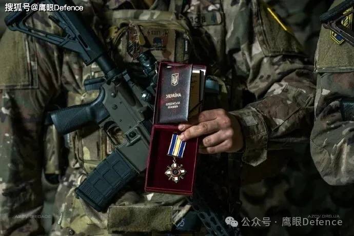 俄军今夏损失近10万？“亚速”英豪辈出：“格伦卡”与兄弟葬一起