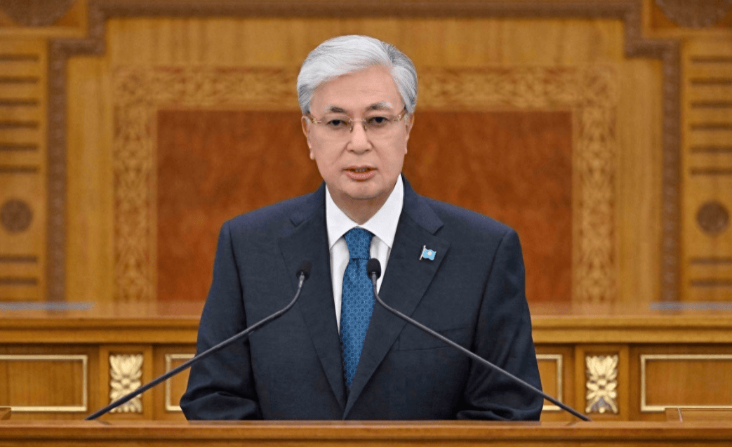 从中国回去后，哈萨克斯坦总统不再舍近求远，两小时的讲话提了8次中国！