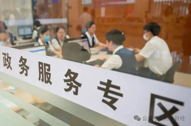 编制幻觉破灭：中部大省砸铁饭碗，教师转岗做保洁保安