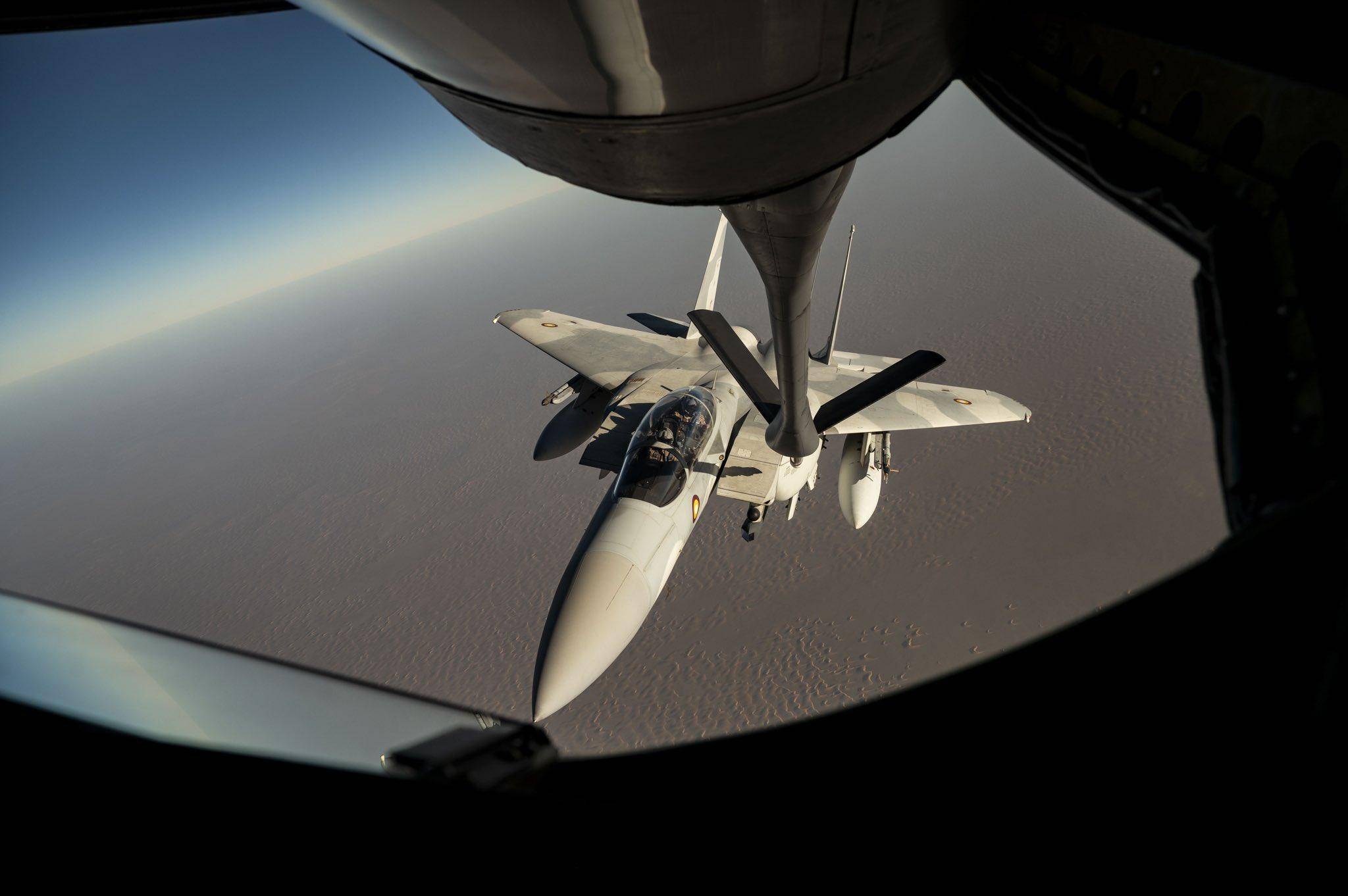 突发！以色列空军F-35I战机突防，卡塔尔10次爆炸，阵风拦截失败