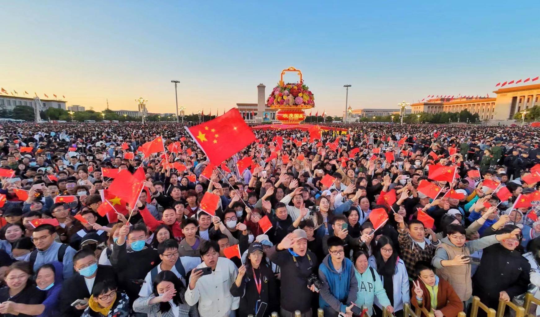 张雪峰高调捐款5000万支持统一，反遭全网“扒皮”正常吗？