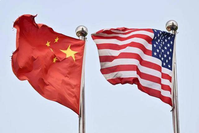 中美2通紧急电话释放重大信号，9.3阅兵后，美国真的怕了？
