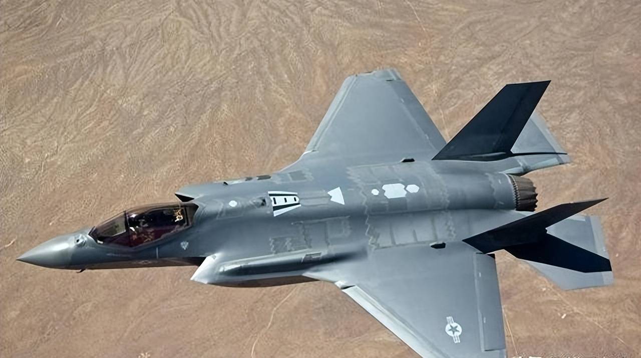 大批F-35B准备突袭，美军全面压境，马杜罗增兵284个前线，要打奉陪到底！