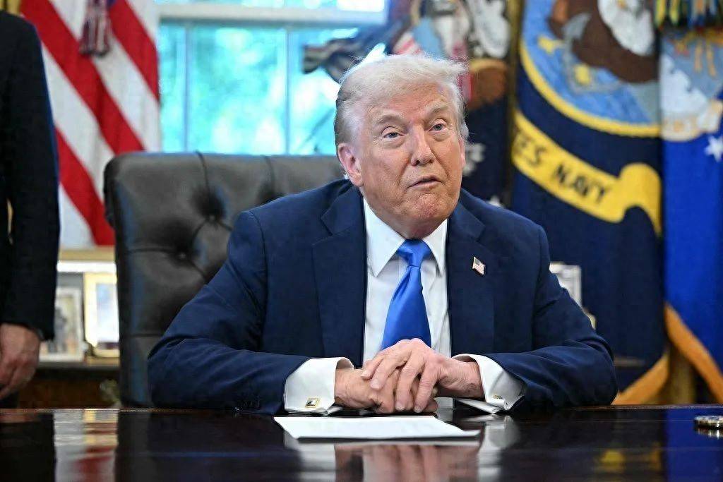 原创             特朗普闭关锁国，为阻止印籍员工返美， 美国人组团抢票，印媒怒了
