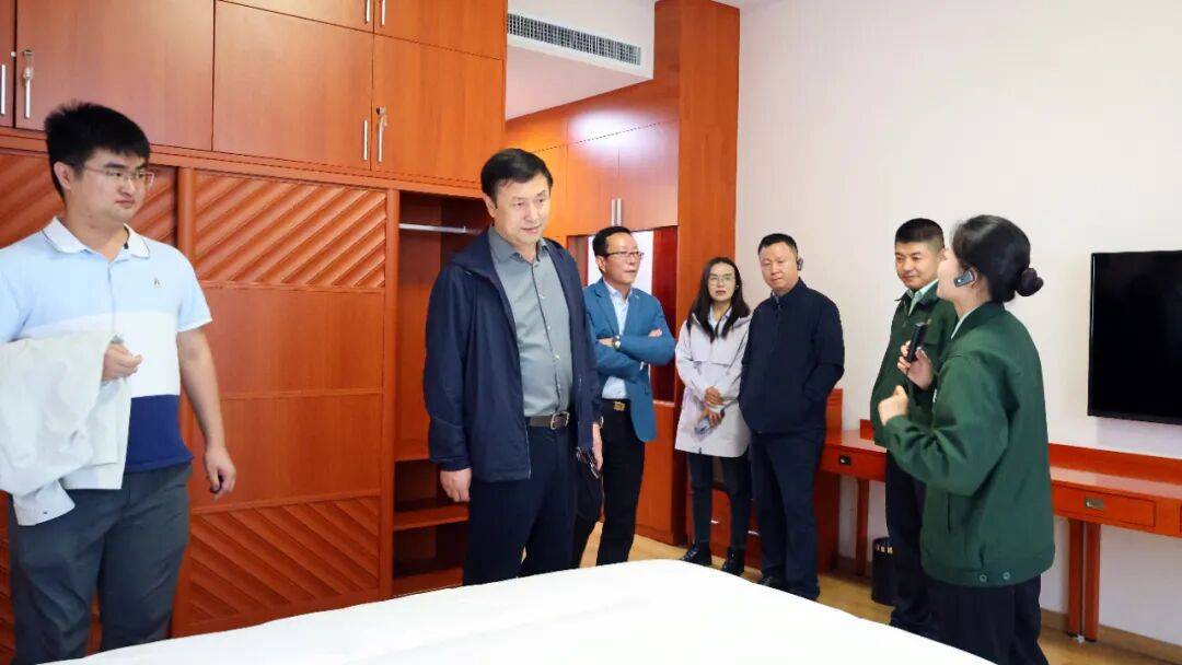 兰州大学管理学院党委书记刘亚军一行走进金徽酒考察调研暨签约仪式圆满成功举行